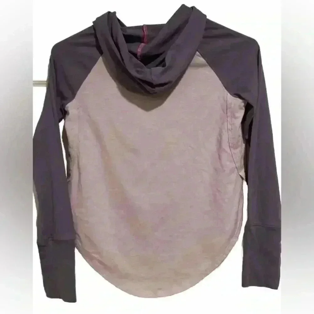 Under Armour Girl’s Longsleeve Hooded T-Shirt Top Purple Blouse Sz. Youth M